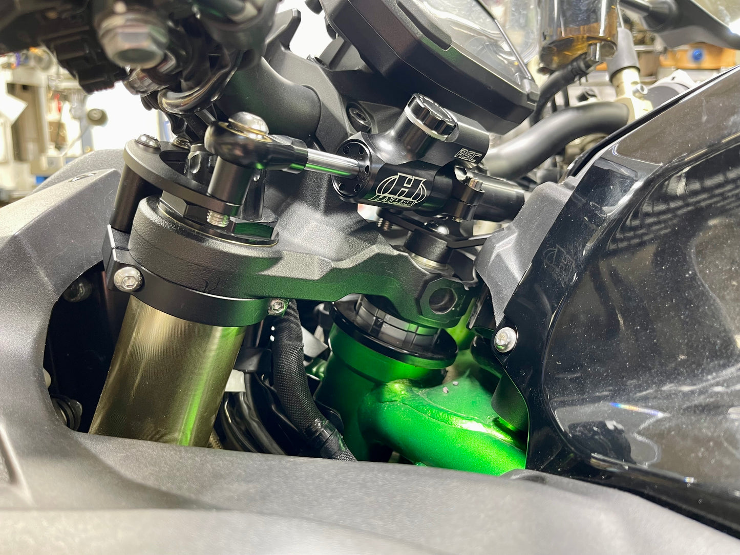 Kawasaki ZH2 Steering Damper Mount Kit