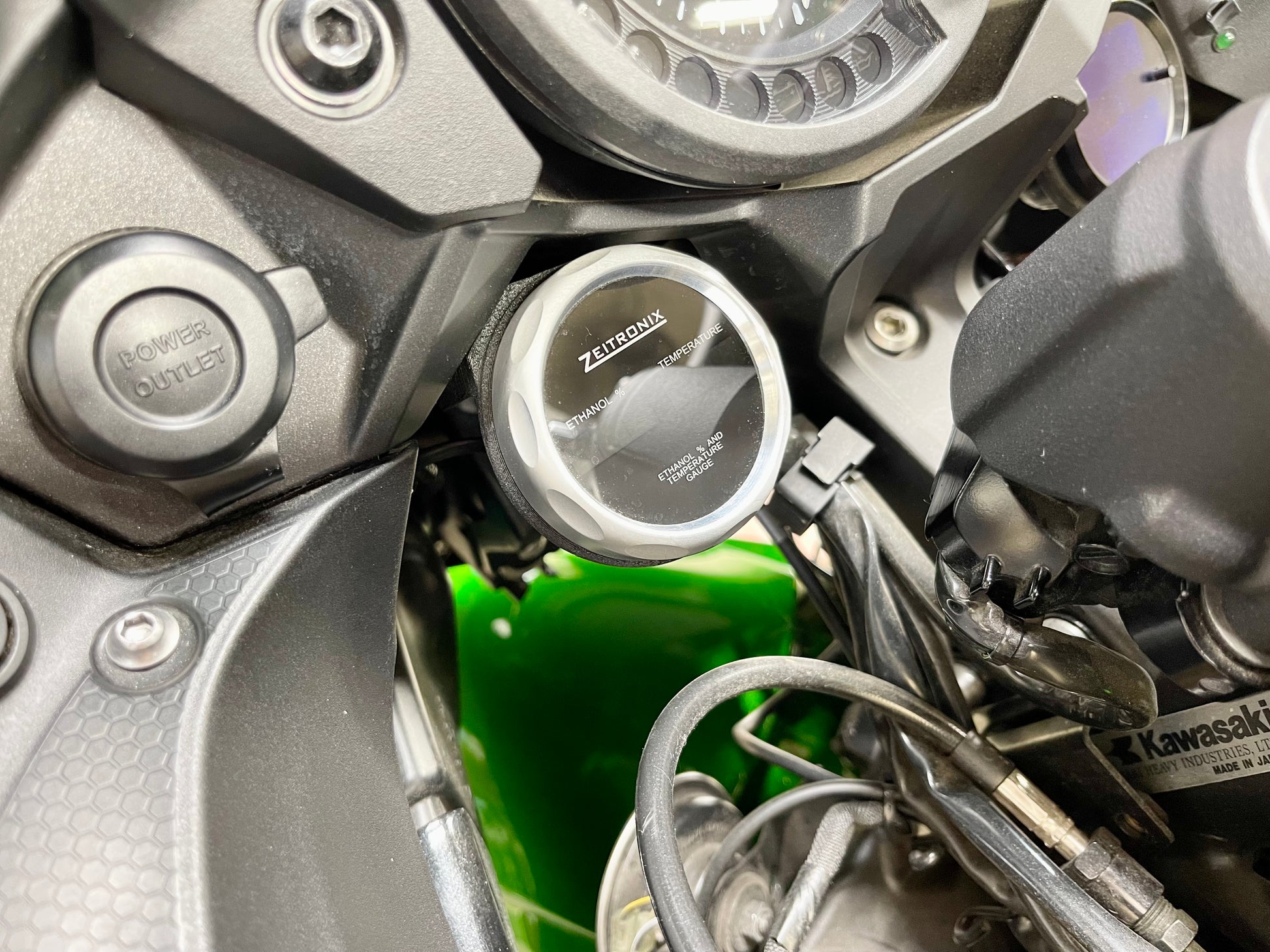 H2 SX gauge holder