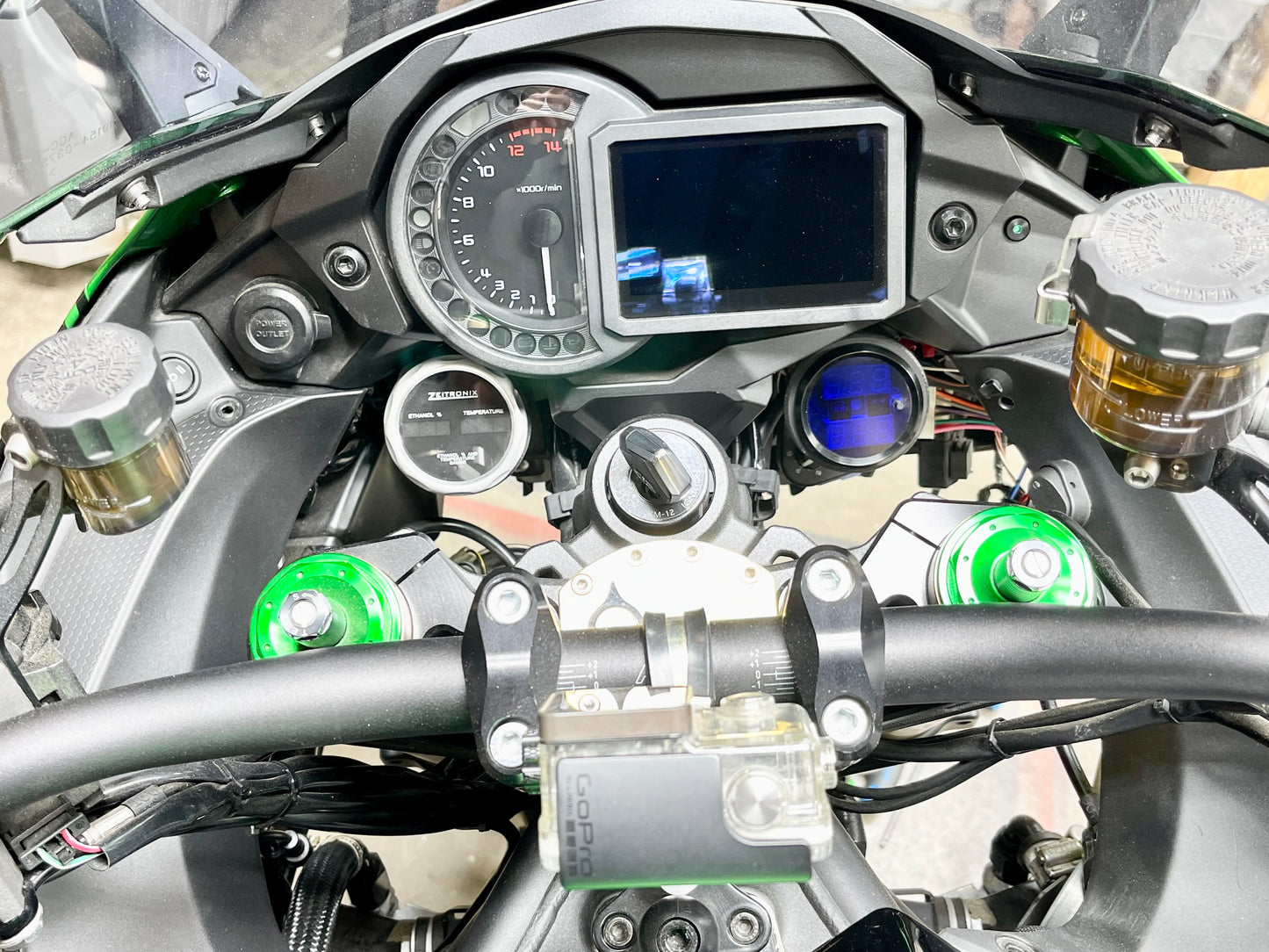 H2 SX gauge holder